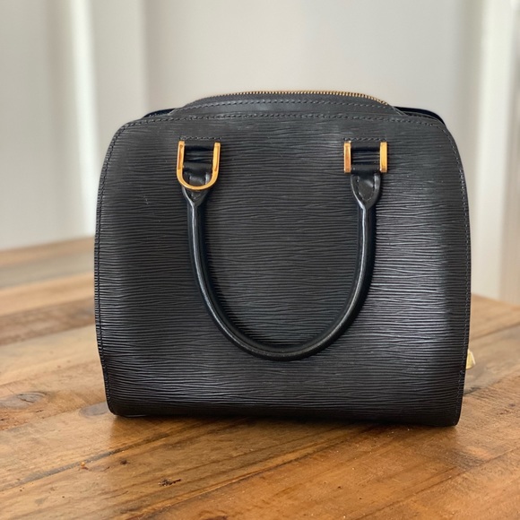 Louis Vuitton Epi Pont Neuf Handle Bag - Picture 2 of 14